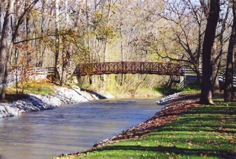 🌟 Hendricks County Hidden Gems – Monday Spotlight! 🏡
Looking for a community that offers charm, culture, and great coffee? Let me show you a few of my favorite local spots right here in Hendricks County, Indiana:
📍 Arbuckle Acres Park – Brownsburg
Enjoy the peaceful trails, playgrounds, and scenic bridge over White Lick Creek.